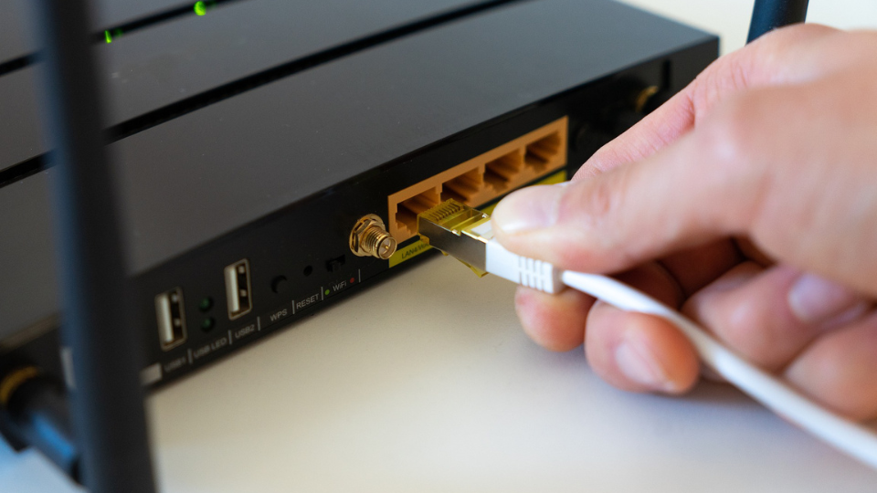 Acceso a Internet - Detalle conexión router - RJ45